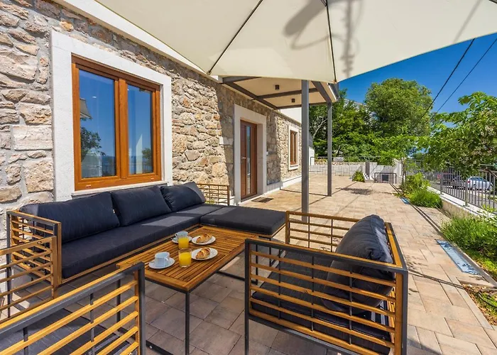 Villa Antani With Heated Pool, Sauna & Jacuzzi