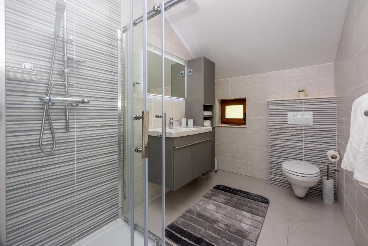 Vila Antani With Heated Pool, Sauna & Jacuzzi