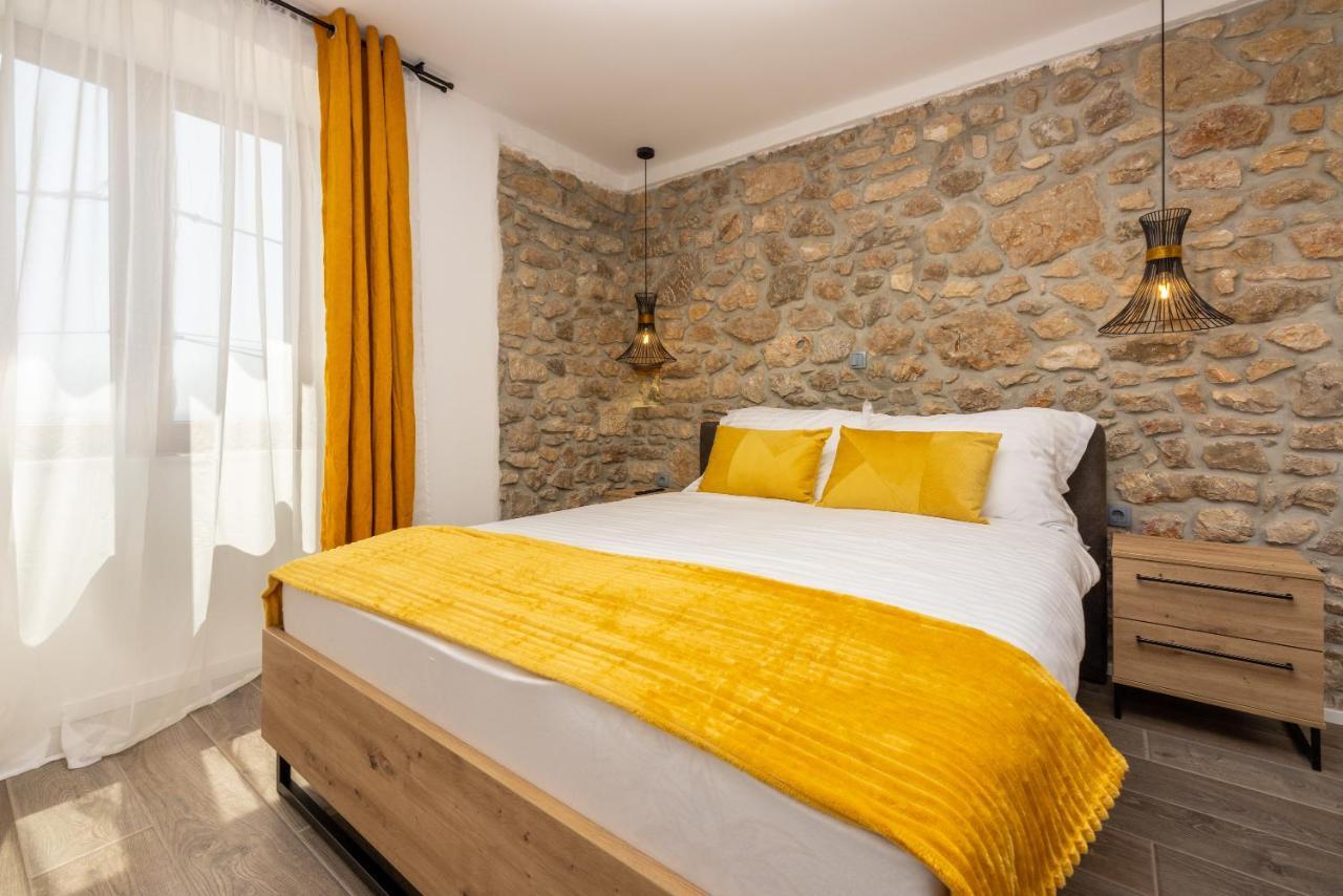 Antani With Heated Pool, Sauna & Jacuzzi Vila