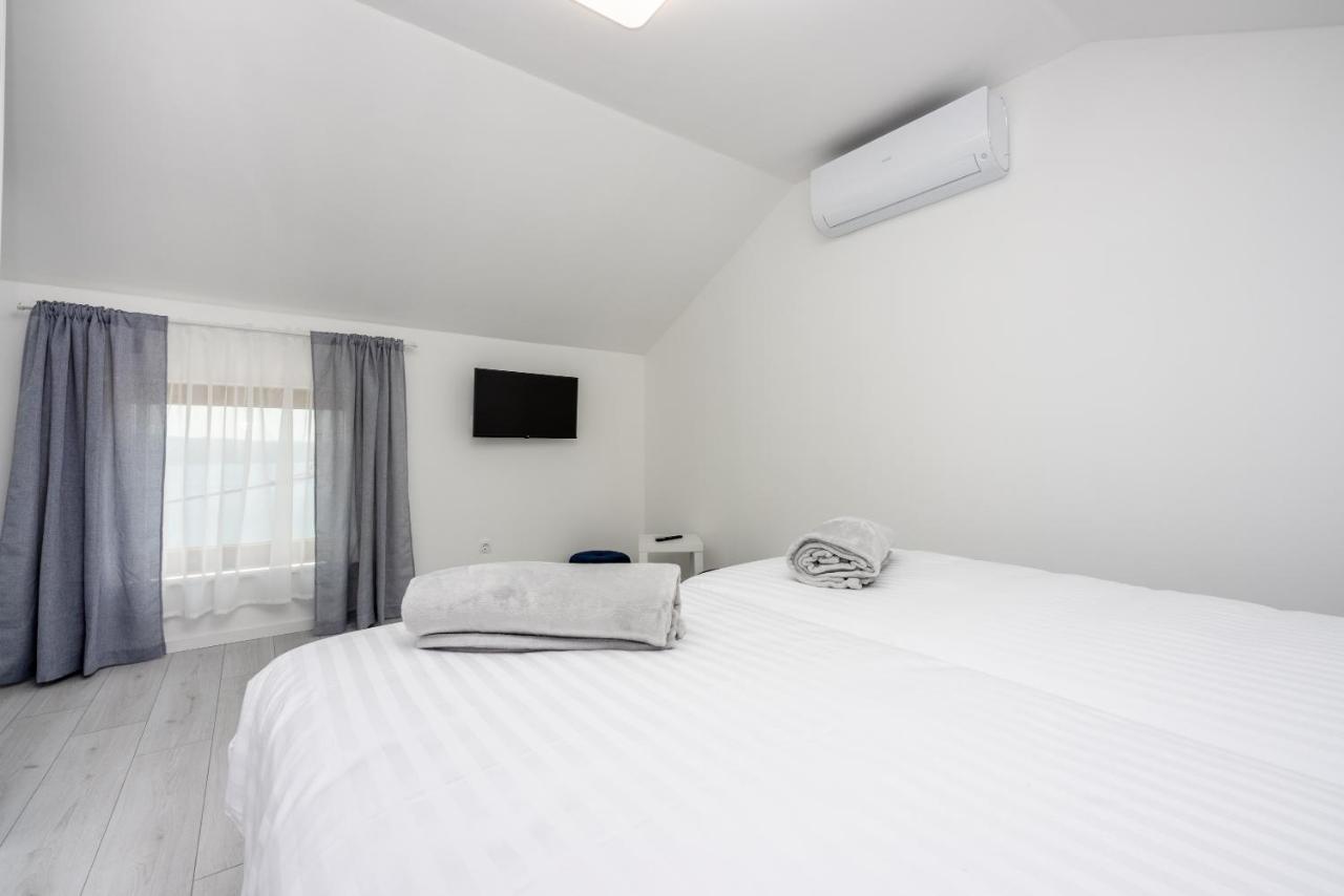 Vila Antani With Heated Pool, Sauna & Jacuzzi Crikvenica